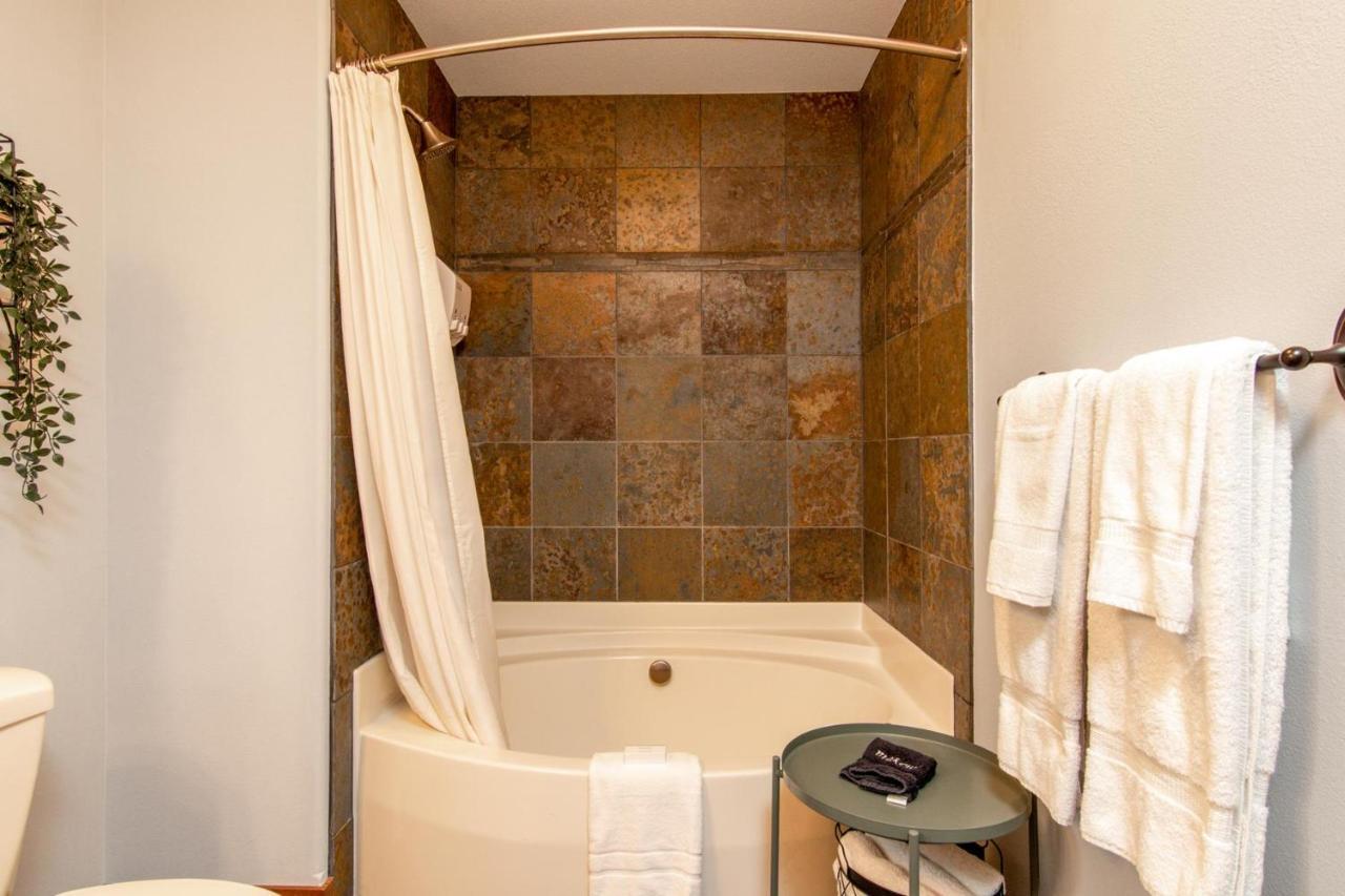 Modern Riverstone Condo With Grand Deck - Steps To Shops, Restaurants, Trails And River Coeur d'Alene Eksteriør billede